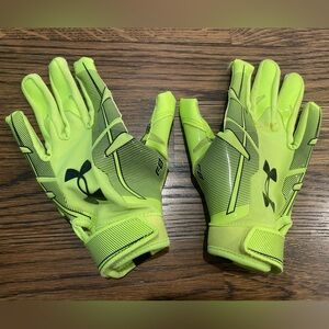 Under Armour Youth F8 Lime Surge Football Gloves
